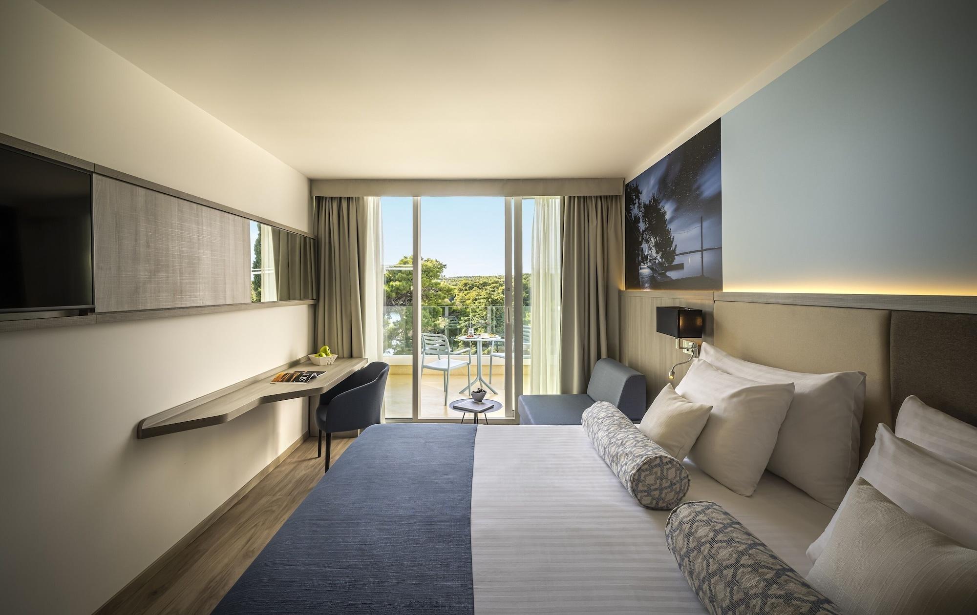 Valamar Carolina Hotel & Villas 캄포르 외부 사진