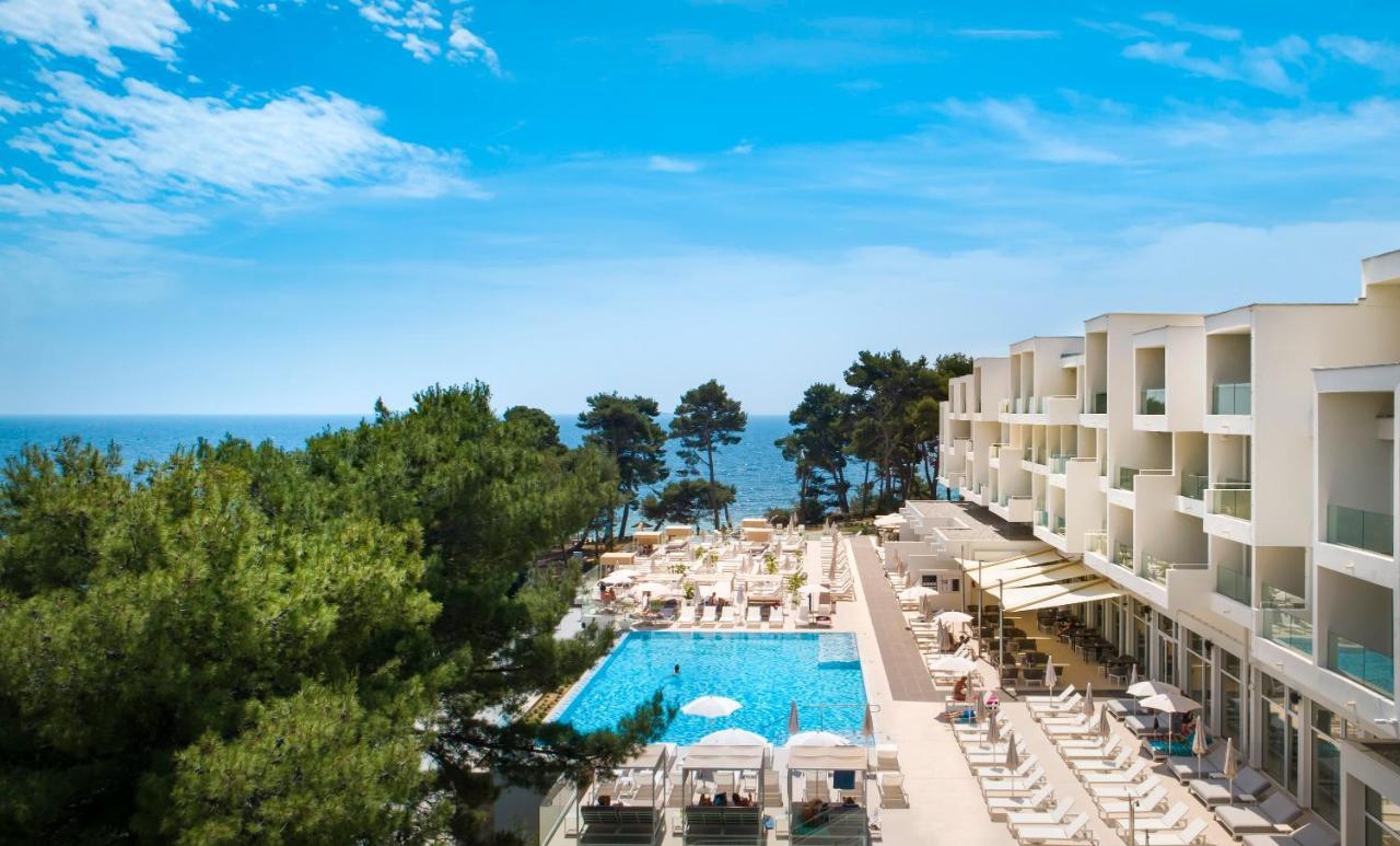 Valamar Carolina Hotel & Villas 캄포르 외부 사진