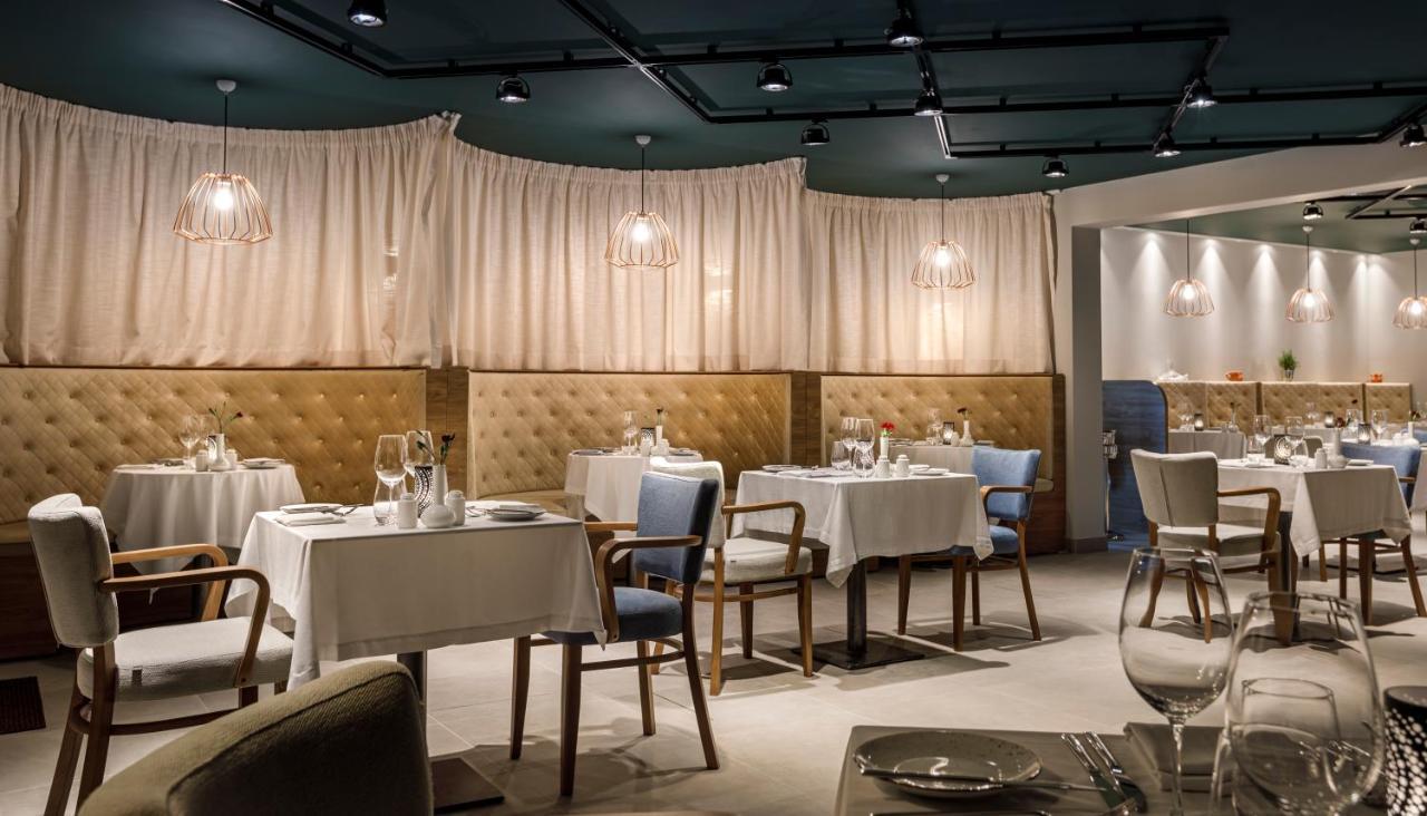 Valamar Carolina Hotel & Villas 캄포르 외부 사진