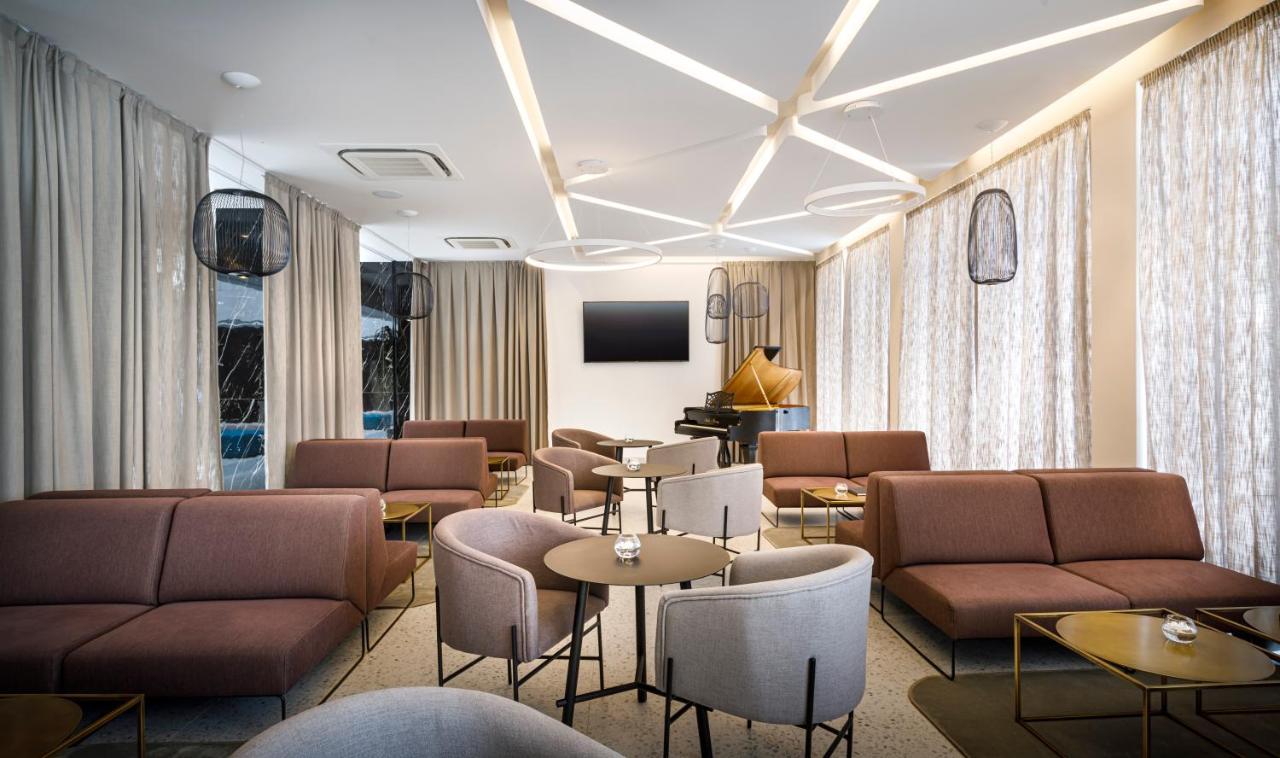 Valamar Carolina Hotel & Villas 캄포르 외부 사진